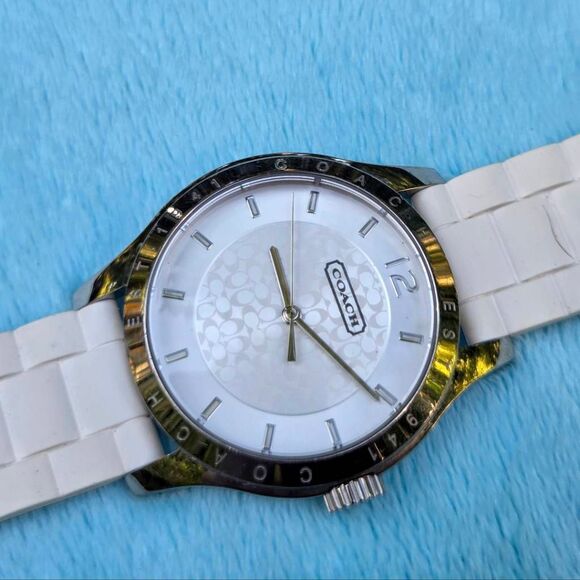Coach Y2K Maddy Signature C White Vtg Quartz Watch Stainless Steel Dial/Silicone - Picture 4 of 8